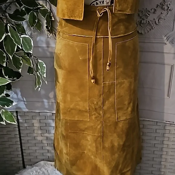 NWT Wilsons Vintage Suede Vest and Skirt Set